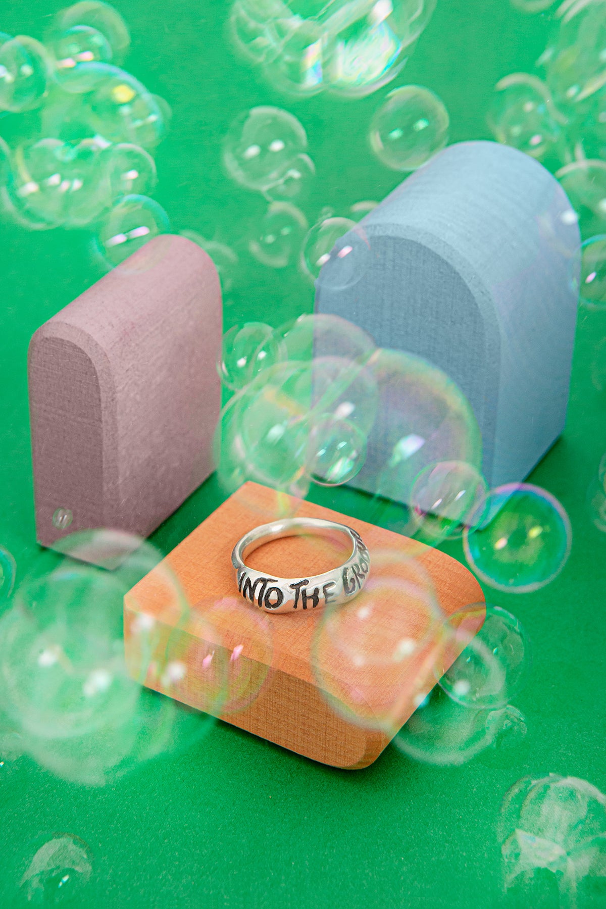 INTO THE GROOVE RING