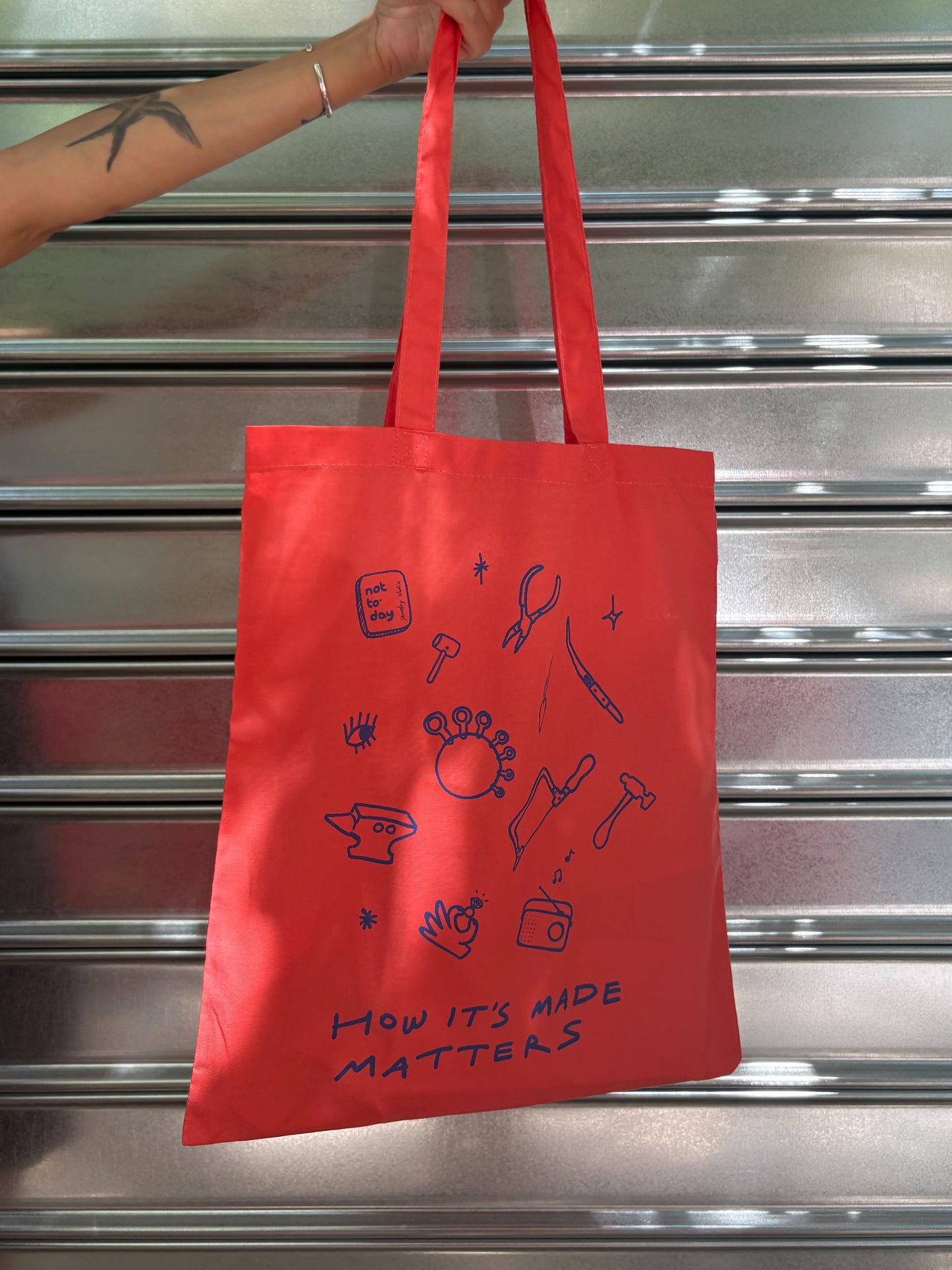 HOW IT’S MADE MATTERS TOTE BAG