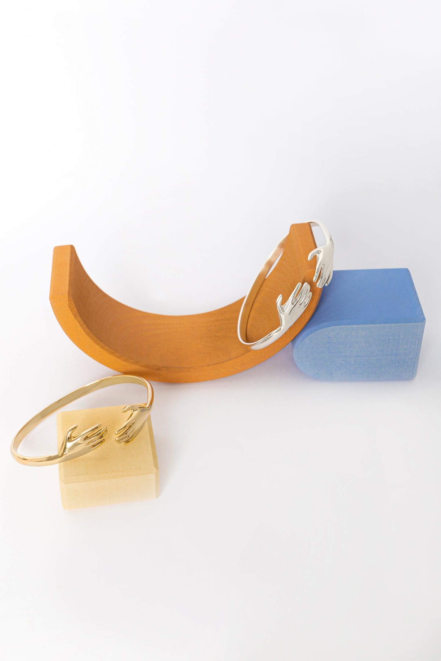 ANGALIÁ CUFF BRACELET • BRONZE