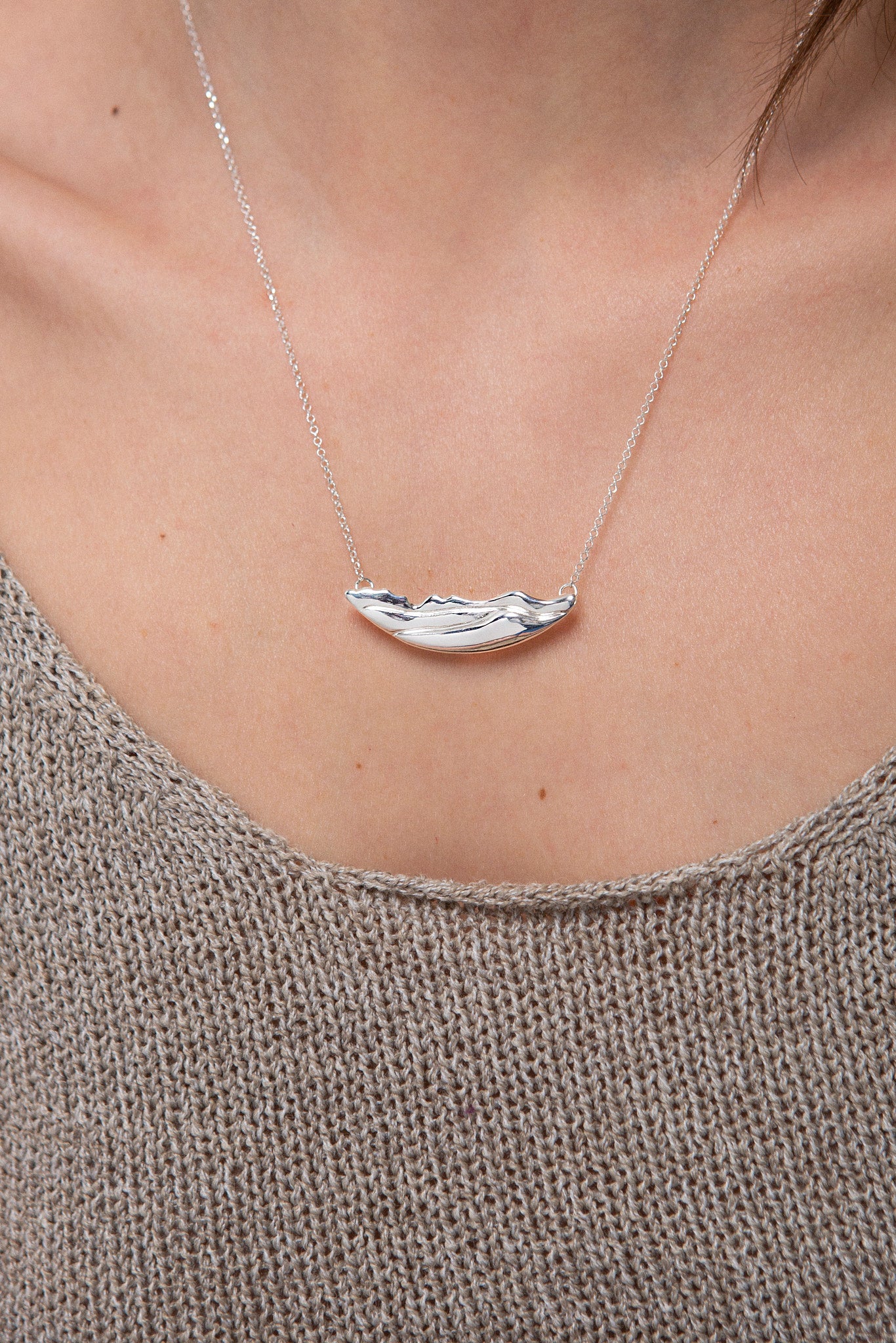 SLEEPING BEAUTY NECKLACE