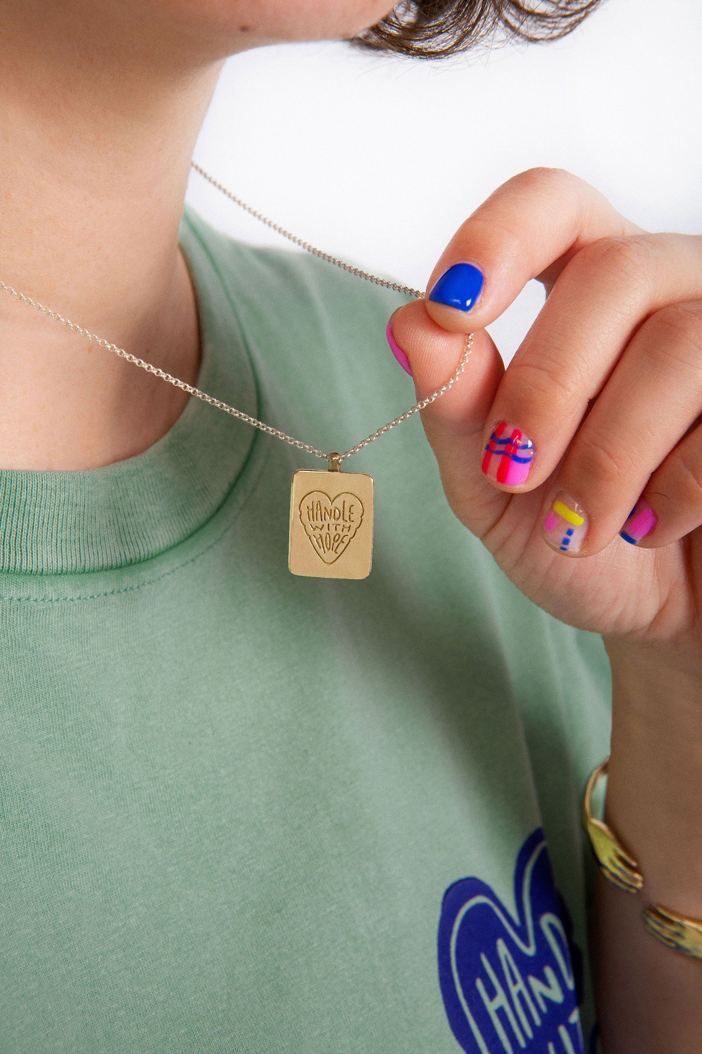 HANDLE WITH HOPE PENDANT