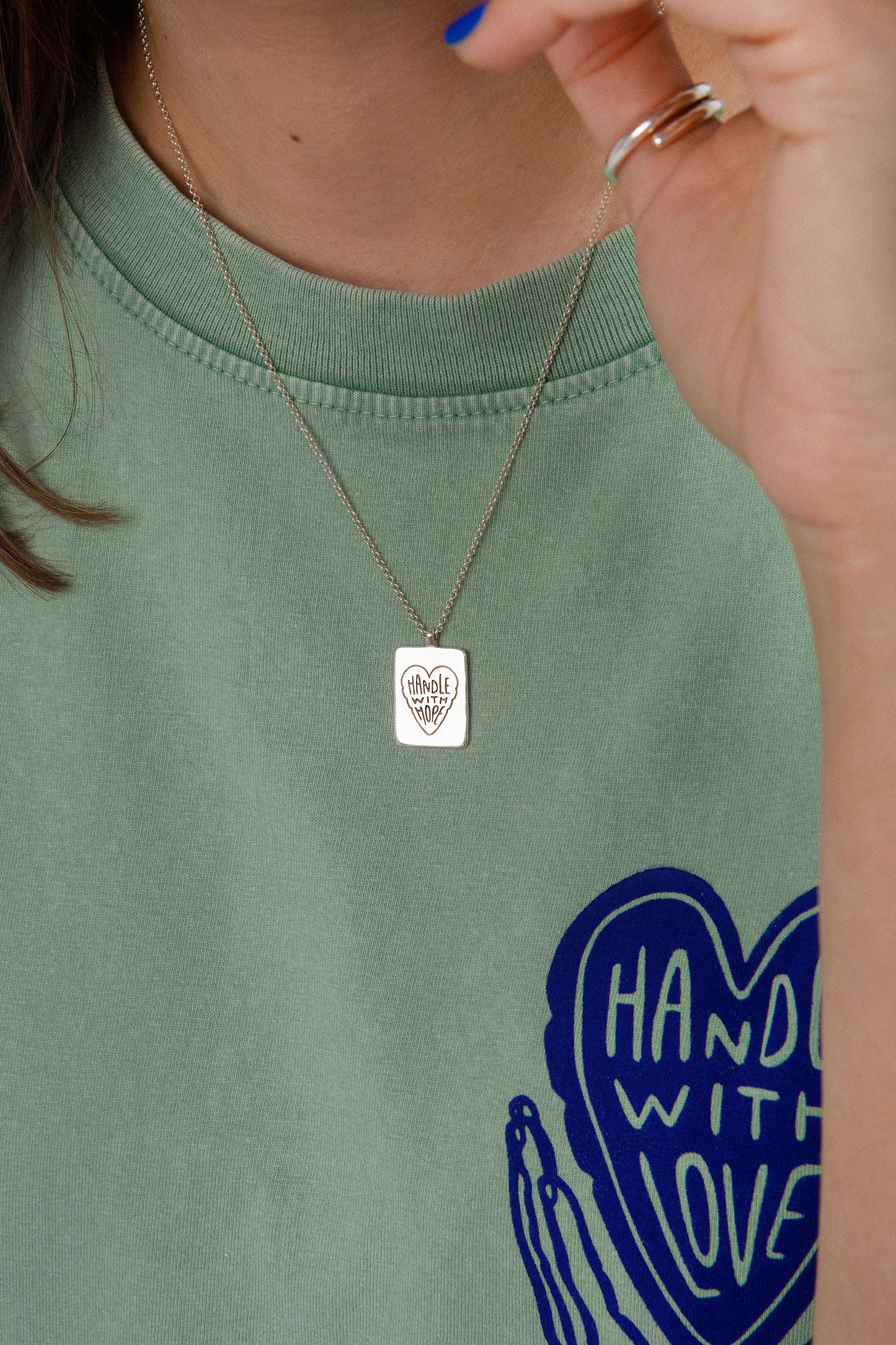 HANDLE WITH HOPE PENDANT