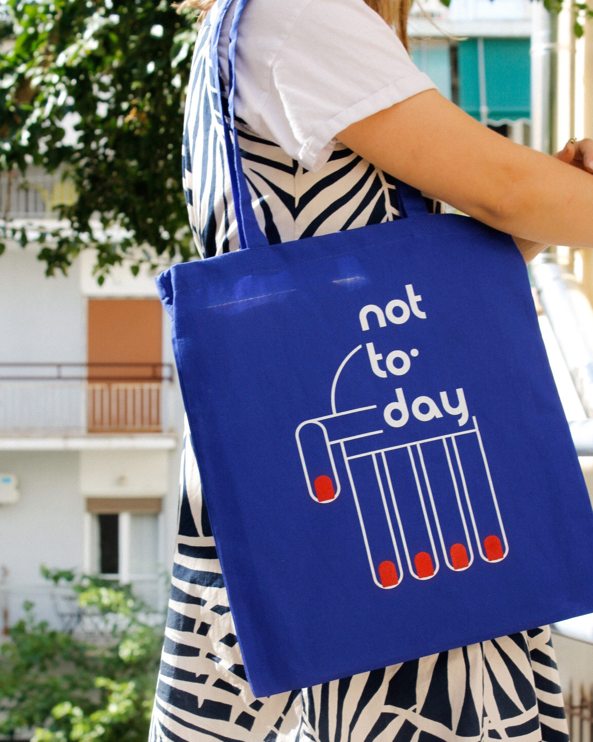 THE BLUE TOTE BAG