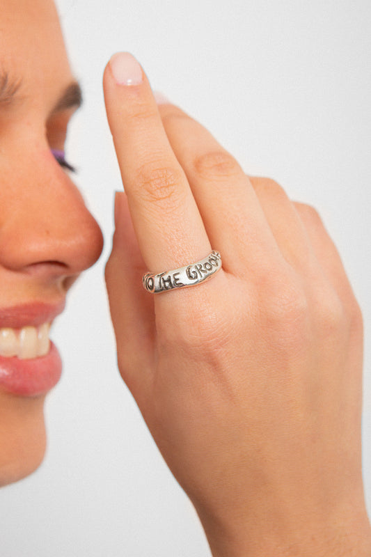 INTO THE GROOVE RING
