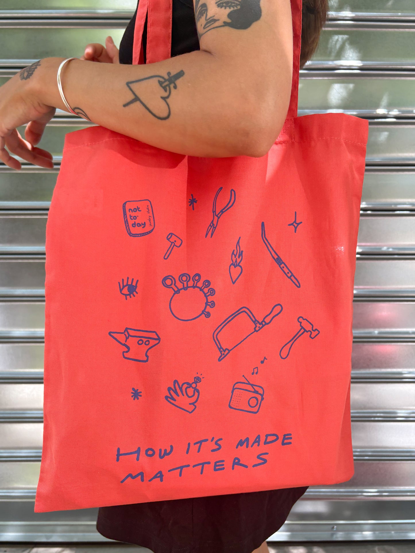 HOW IT’S MADE MATTERS TOTE BAG