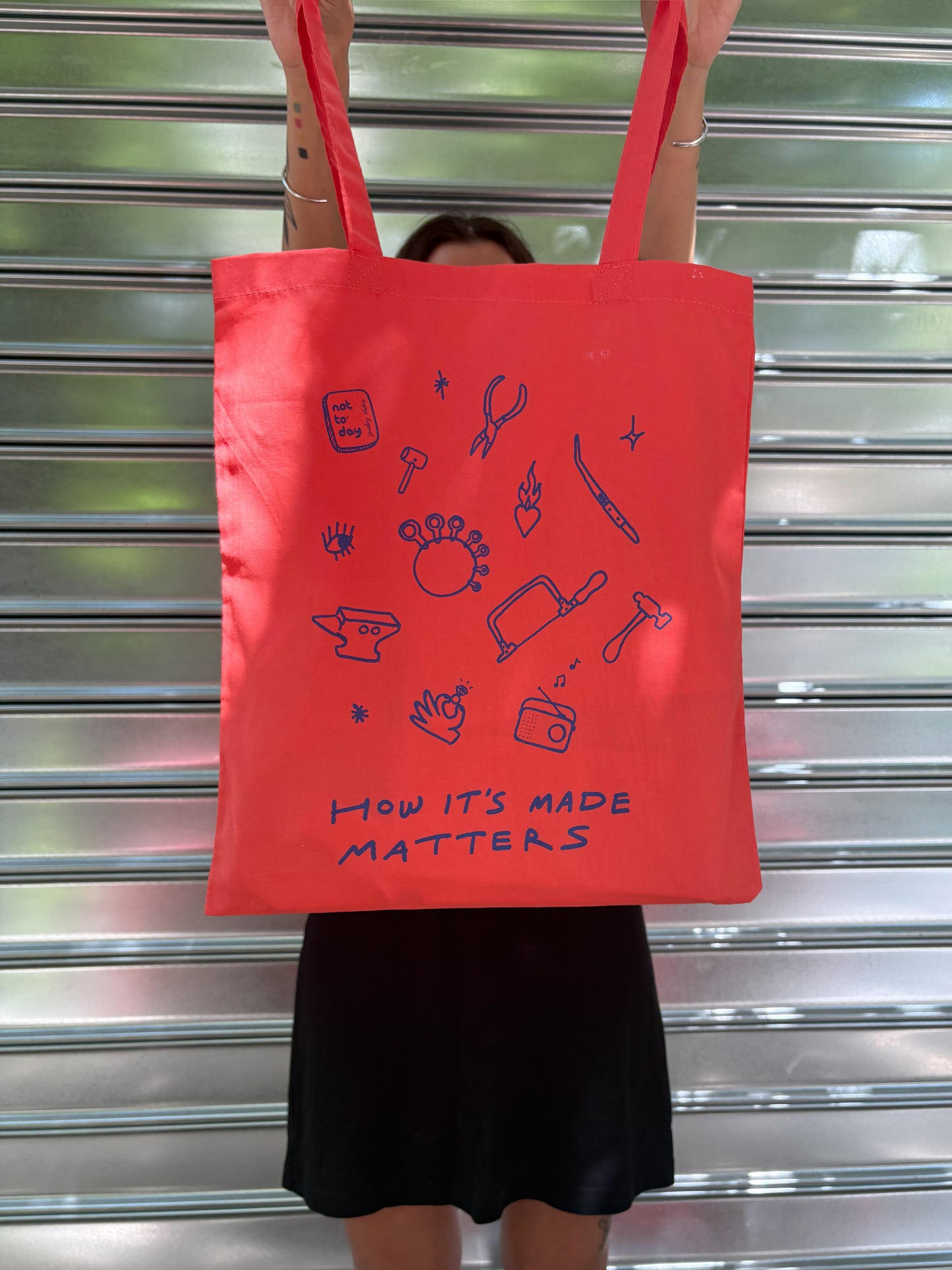 HOW IT’S MADE MATTERS TOTE BAG